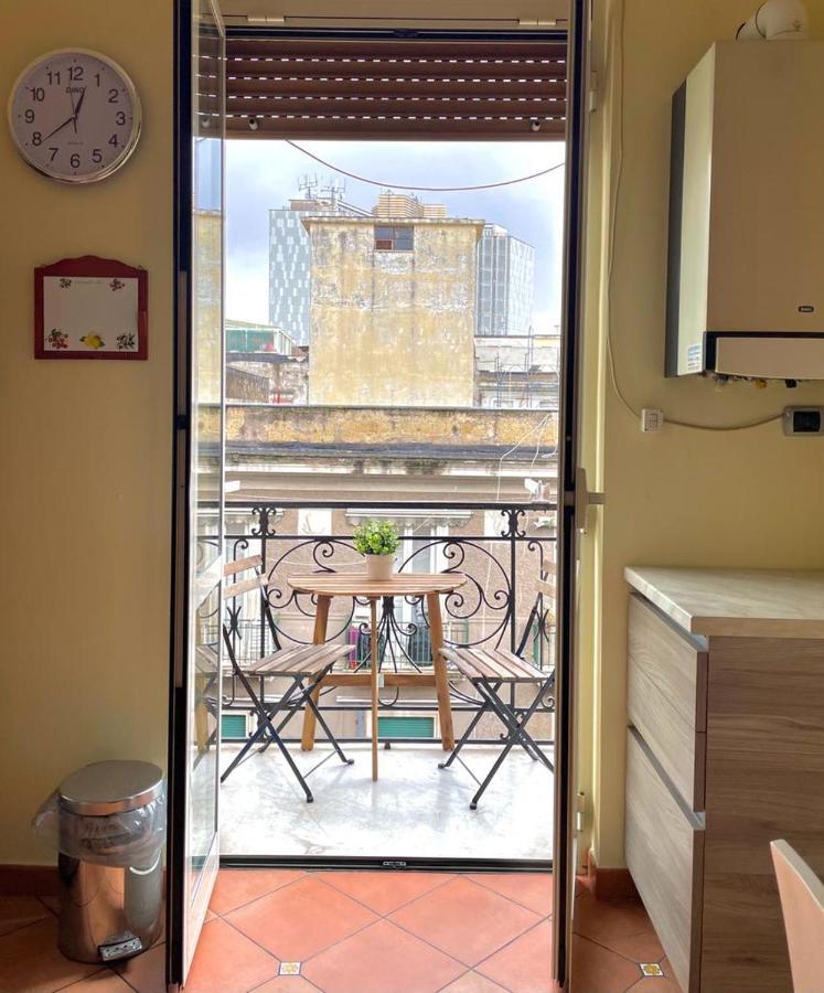 La Ferrovia Holiday Home Наполи Екстериор снимка