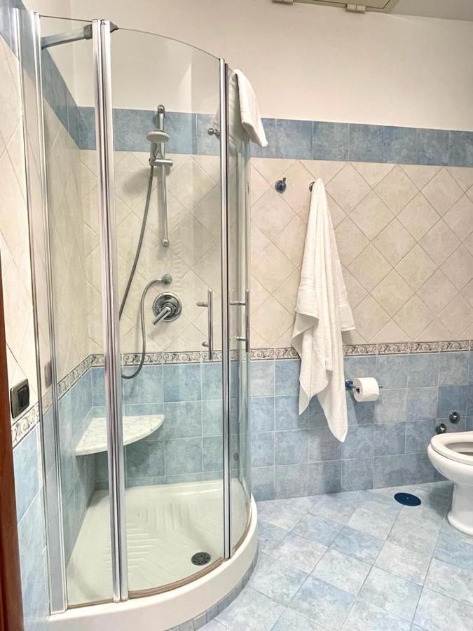 La Ferrovia Holiday Home Наполи Екстериор снимка