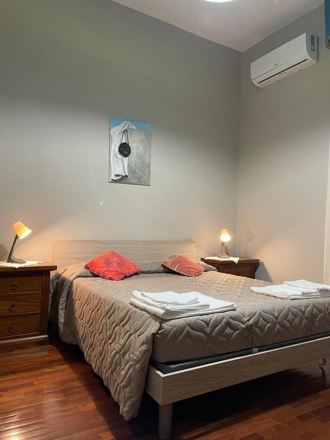 La Ferrovia Holiday Home Наполи Екстериор снимка