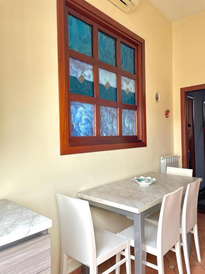 La Ferrovia Holiday Home Наполи Екстериор снимка
