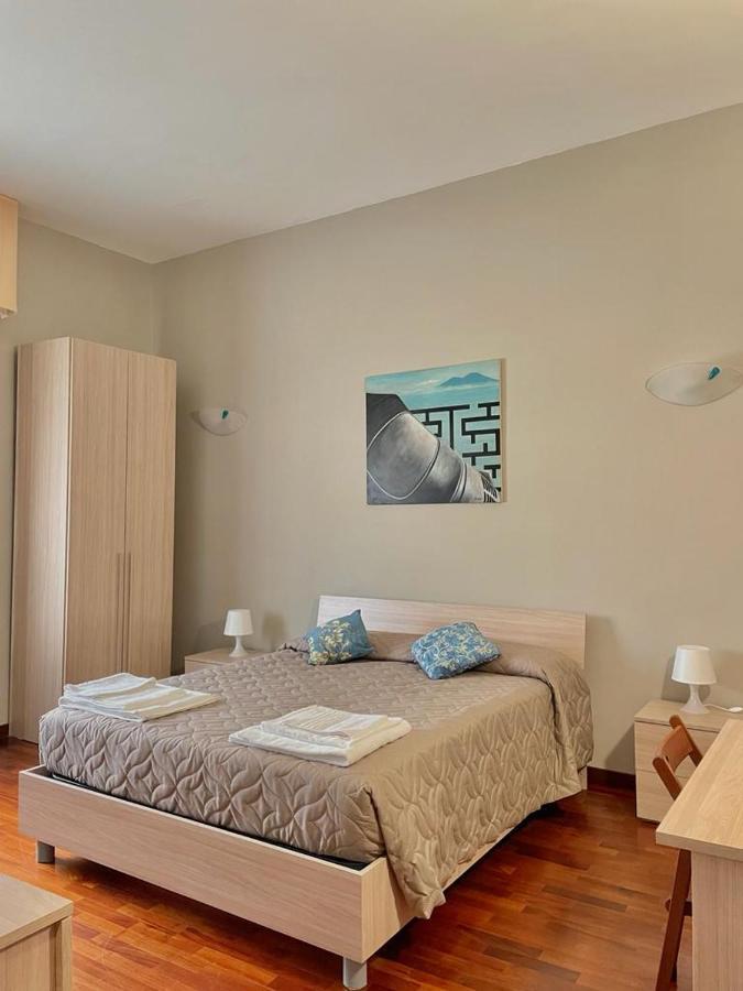 La Ferrovia Holiday Home Наполи Екстериор снимка