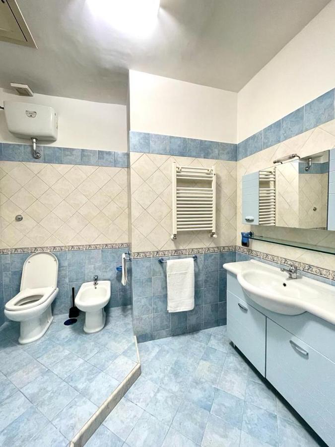 La Ferrovia Holiday Home Наполи Екстериор снимка