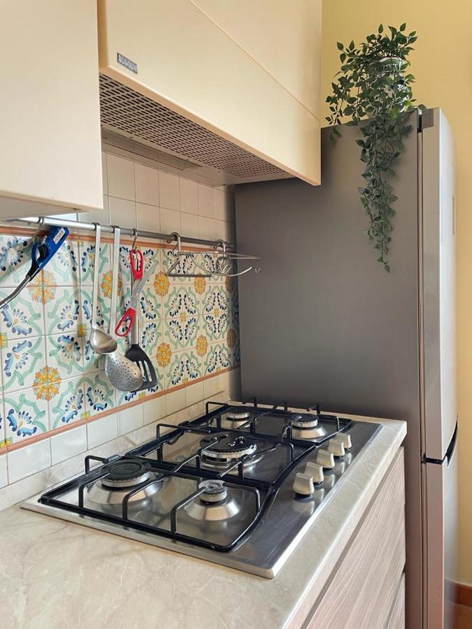 La Ferrovia Holiday Home Наполи Екстериор снимка